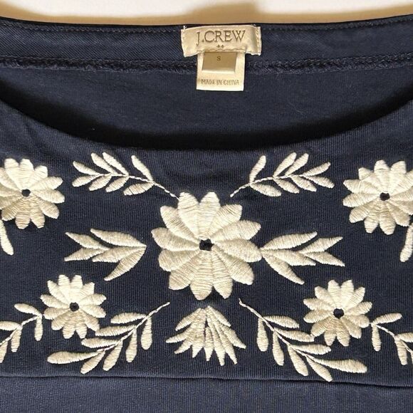 J. Crew‎ Tunic Womens Small Pullover Bell Sleeve White Floral Embroidery Navy - Picture 2 of 12